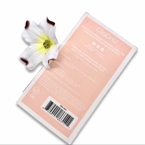 NIB CliqOnU Gray Lace Manicure Set - Picture 8 of 13